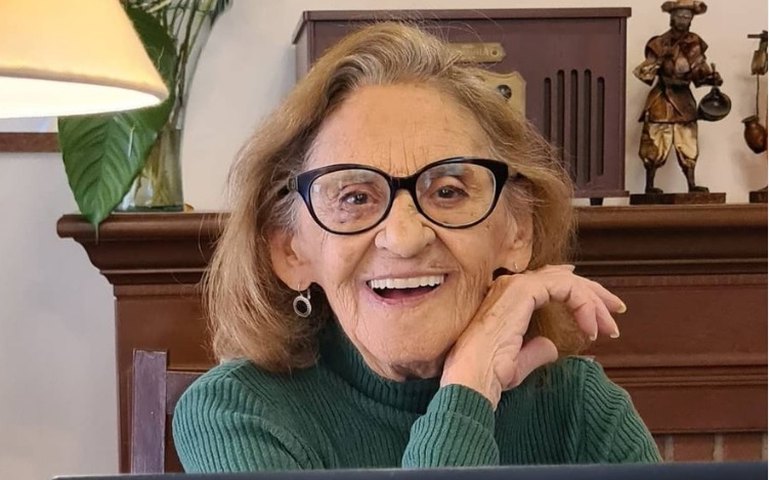 Laura Cardoso: 'Novela é uma grande ilusão, por isso que não vai acabar'