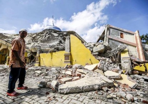 Terremoto mata pelo menos 97 pessoas na Indonésia