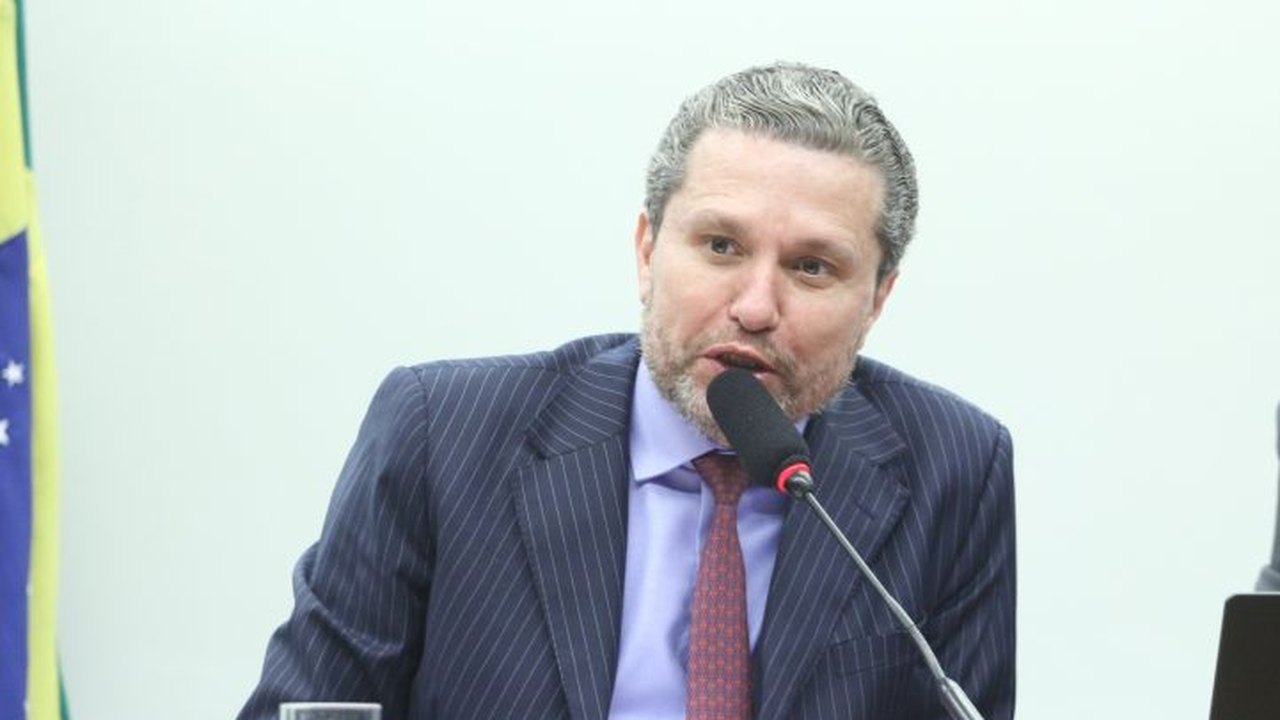 Projeto amplia para R$ 7 mil a dedução de gastos com educação no Imposto de Renda