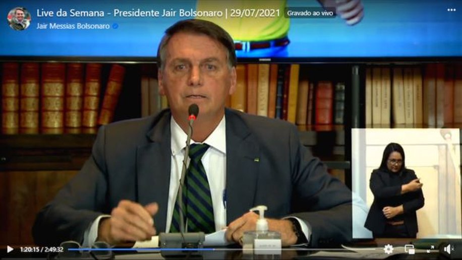 É de fake news que Bolsonaro se sustenta