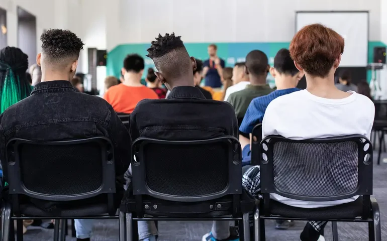 Uma a cada 3 famílias diz que filhos não aprendem o esperado na escola