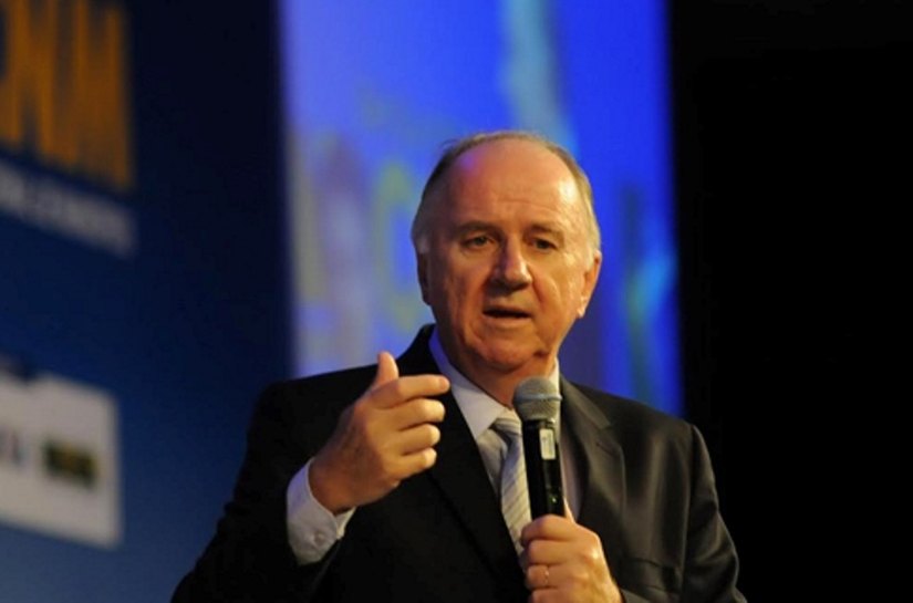 Escassa liberação de verbas federais prejudica Municípios, afirma Ziulkoski