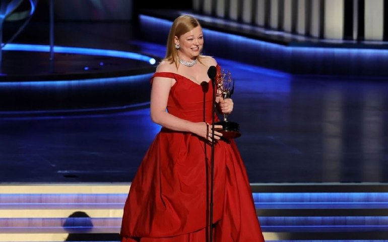 Sarah Snook leva o terceiro prêmio de atriz dramática em uma semana