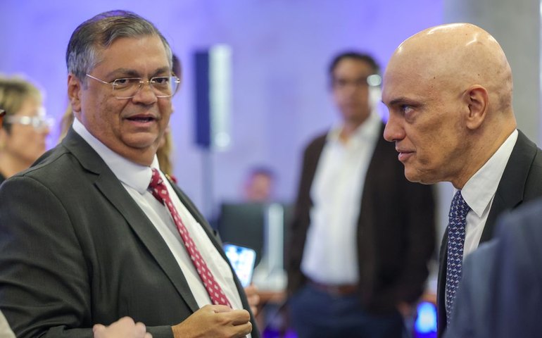 Dino se solidariza e elogia Moraes, alvo de novas sanções dos EUA