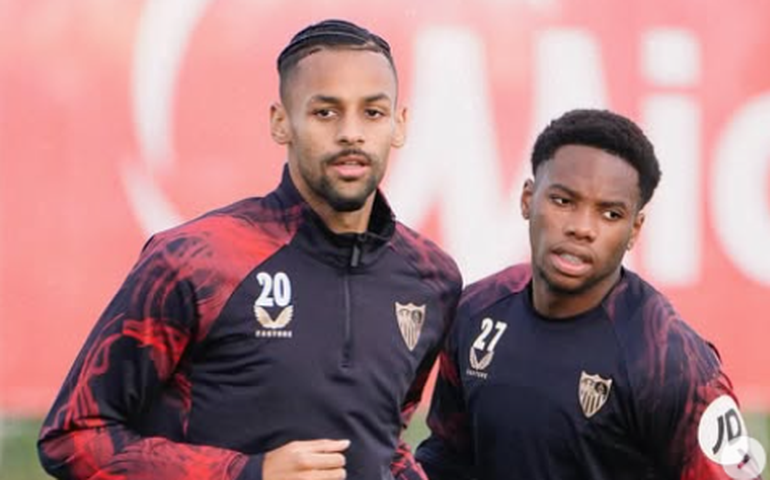 Jogadores do Sevilla passam a noite no CT após invasão de torcedores e ameaça de agressão