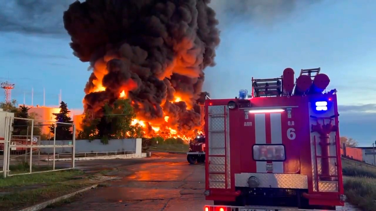 Ataque com drones causa grande incêndio em reservatório de petróleo da Crimeia