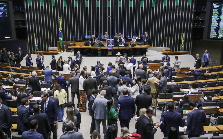 Câmara aprova Medida Provisória com novas regras para seguro-defeso