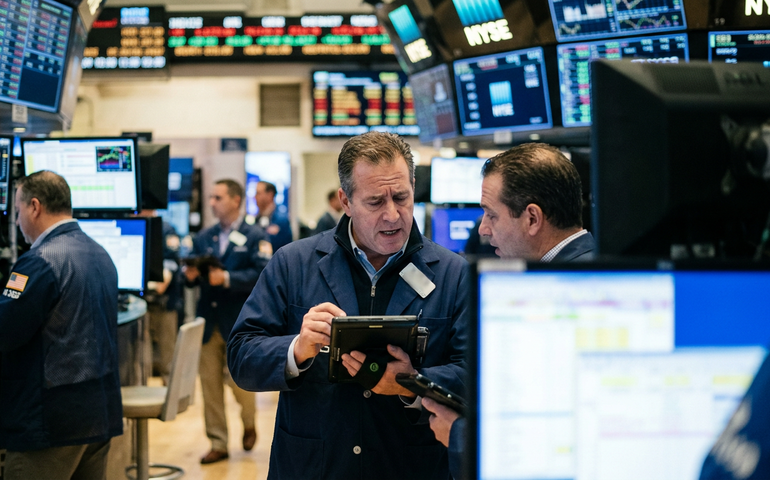 Bolsas de Nova York encerram sessão mistas após tensão entre EUA, Israel e Irã