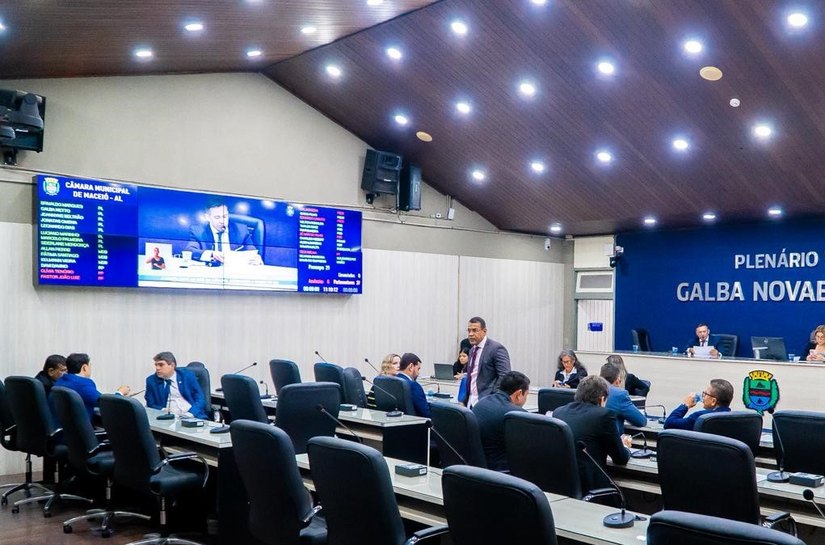 Vereadores debatem regulação de leitos em hospitais e aprovam moção a secretário Mourinha