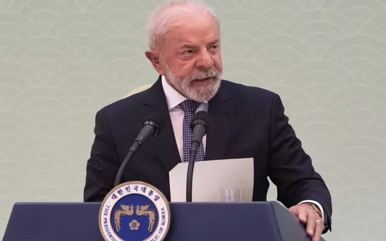 Lula inaugura túnel no Rio de Janeiro em ritmo de corrida