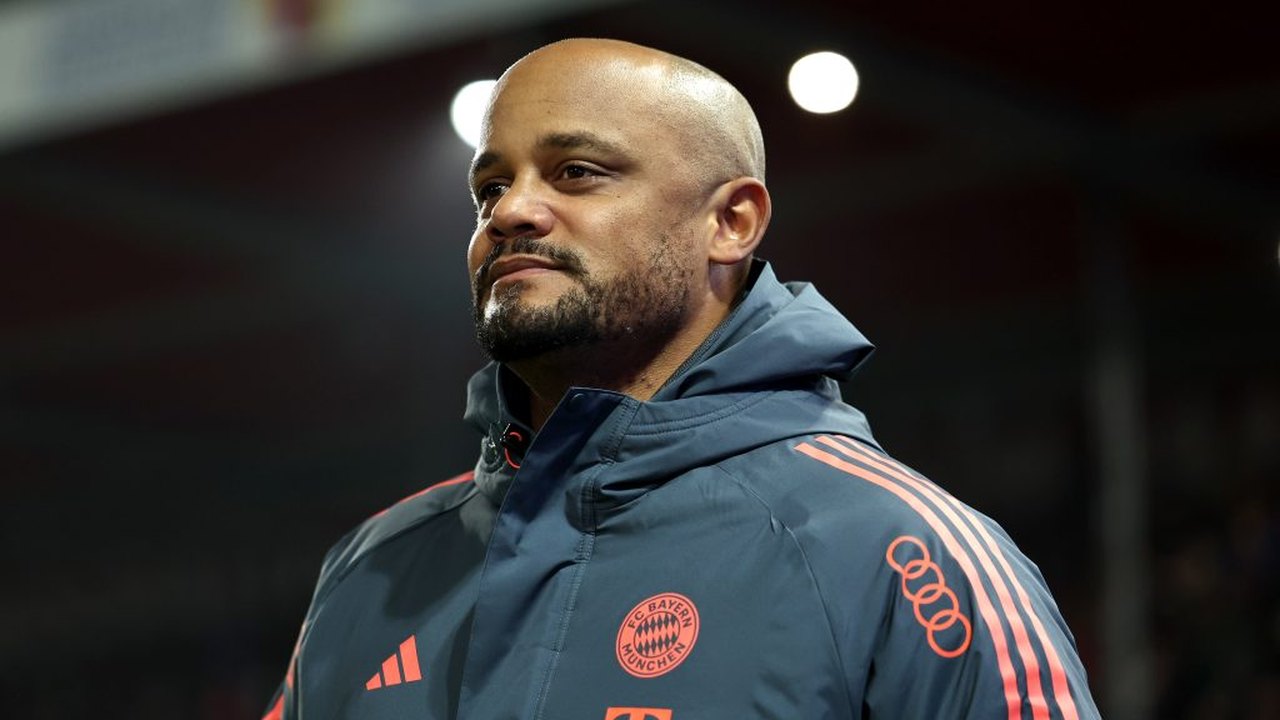 Auxiliar do Bayern atualiza estado de saúde de Kompany após desmaio em treino