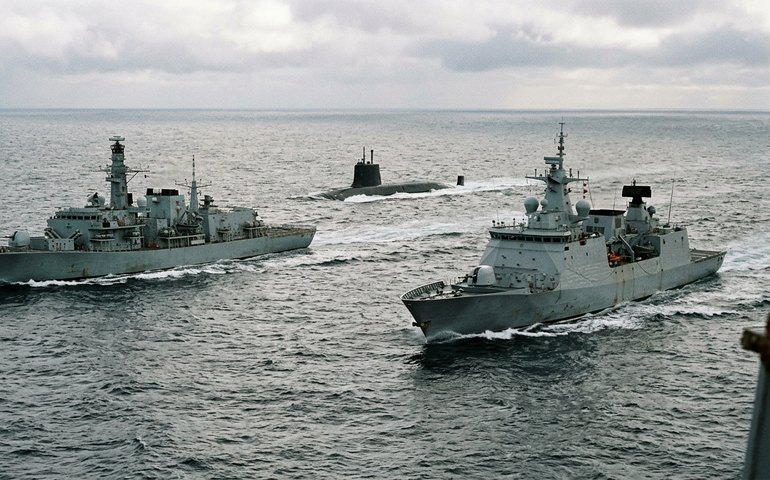 Reino Unido e Noruega lideram operação para conter submarinos russos