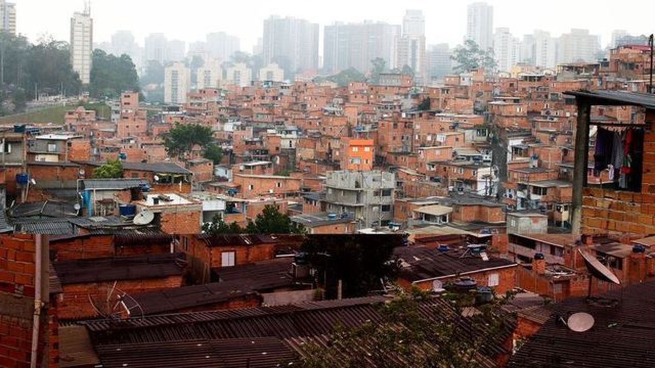 Remoção temporária de moradores de favelas poderia salvar 41 mil em SP e no Rio