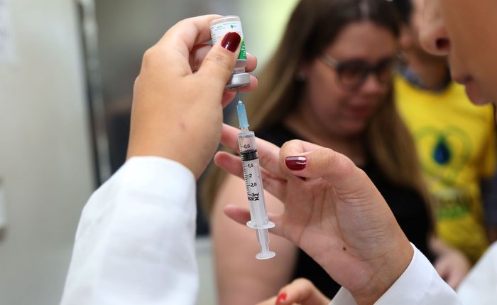 Síndrome gripal no país mostra tendência de queda entre crianças e adolescentes