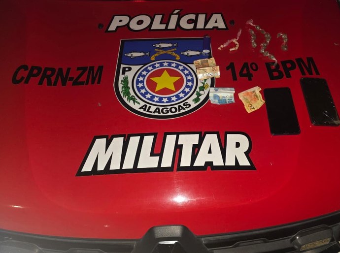 Polícia Militar apreende drogas e veículo adulterado em Jundiá