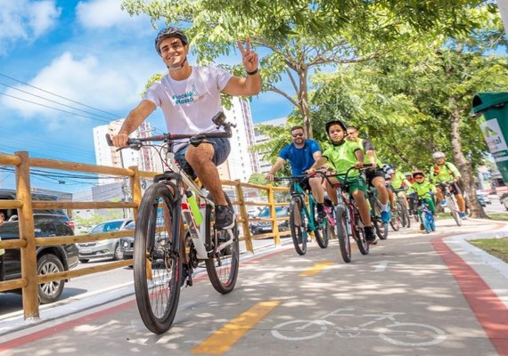 Prefeito JHC inaugura ciclovia da Avenida Fernandes Lima e beneficia 300 mil pessoas