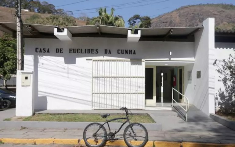 Casa Euclides da Cunha reabre com relíquia: o cérebro do autor