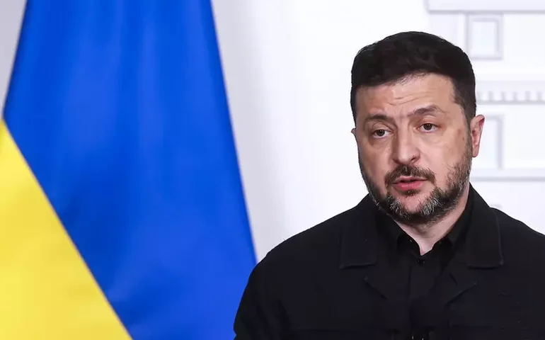 Homem atira contra multidão em Kiev e mata ao menos 5