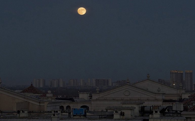Última superlua de 2016 deve ofuscar passagem anual de meteoros
