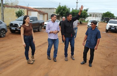 Prefeito Júlio Cezar faz visita técnica para definir detalhes da obra no Sabiá