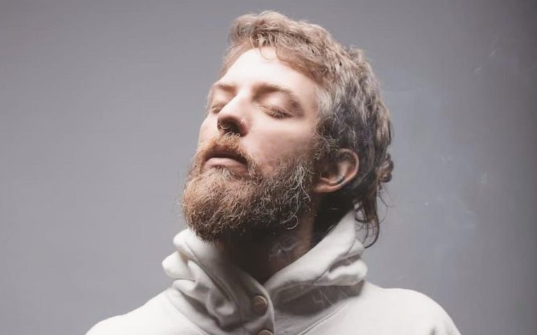 Cine na Rede: abertura da programação terá apresentação musical do cantor pernambucano Igor de Carvalho