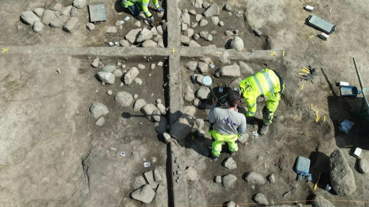 Desenterram na Suécia raros machados de chifres de cervo da Idade do Bronze
