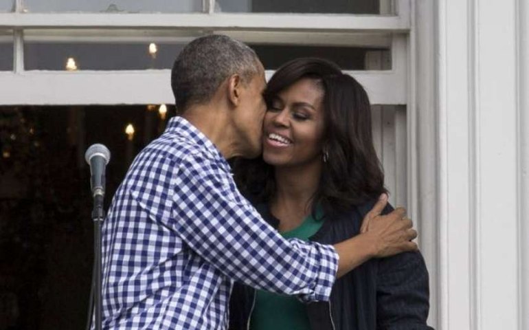 Michelle Obama parabeniza marido após rumores de separação