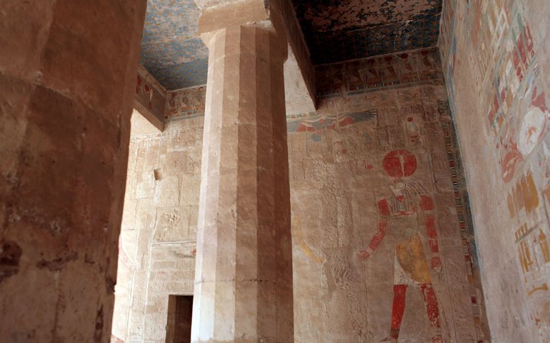 Evidências de um ritual alucinógeno de 2.200 anos é descoberto em vaso egípcio (FOTOS)