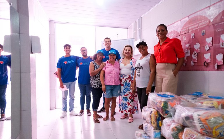 Secdef participa de doação de alimentos do Alagoas Sem Fome à instituição de apoio a pessoas com câncer