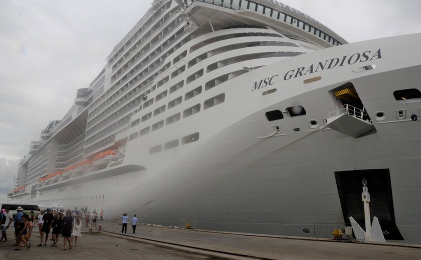 Secretária de Saúde de AL assegura atendimento à turistas no Porto de Maceió