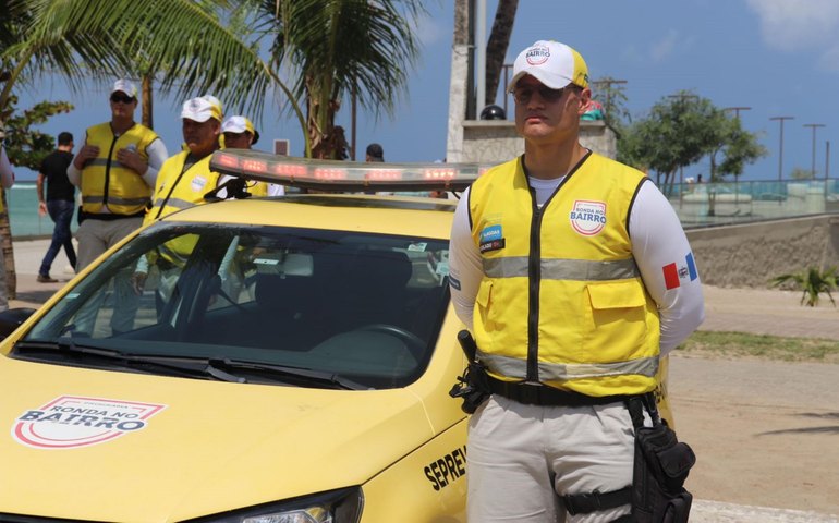 Ronda no Bairro intercepta veículo conduzido por homem embriagado na orla de Maceió