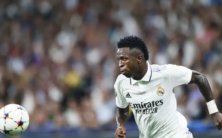 Real Madrid mostra apoio a Vini Jr após ofensas racistas e deve acionar a Justiça