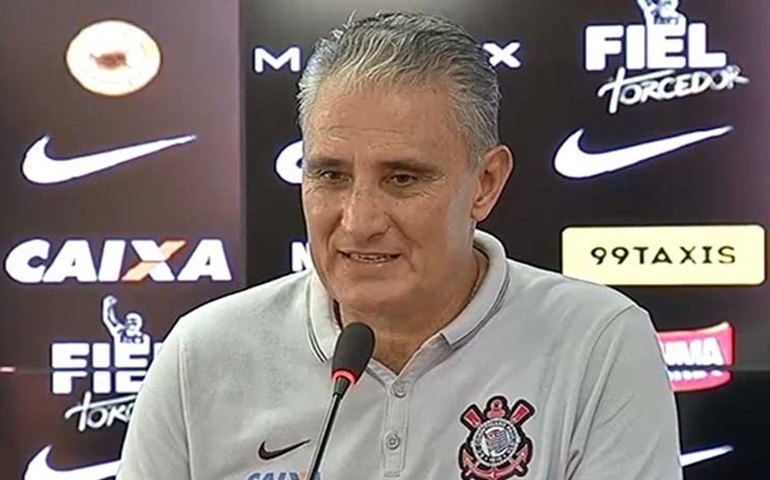A dois meses das Eliminatórias, Tite retoma reuniões presenciais com comissão