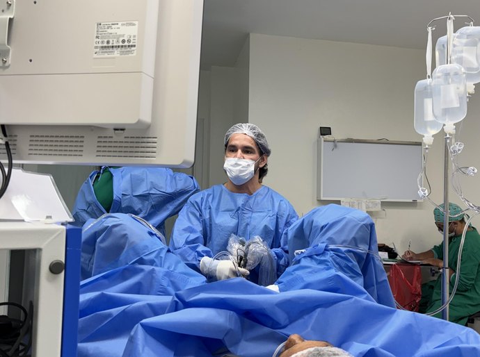 Dificuldade para urinar pode ser sinal de aumento da próstata; HMA faz tratamento pelo SUS