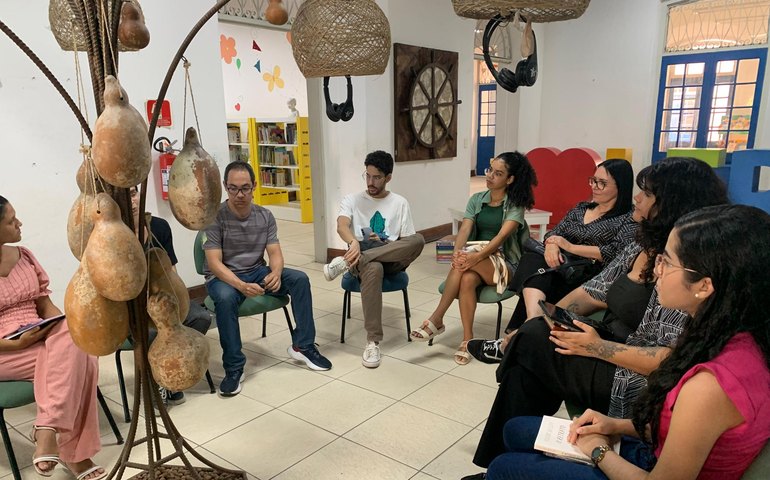 Clube do Livro da Biblioteca Pública Estadual Graciliano Ramos retoma atividades com discussão sobre clássico literário