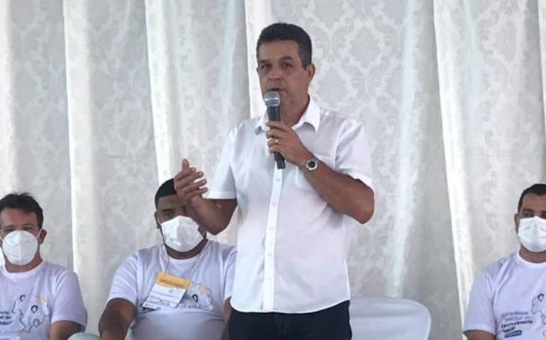 Branquinha antecipa salário de novembro e credita 13º dos professores contratados