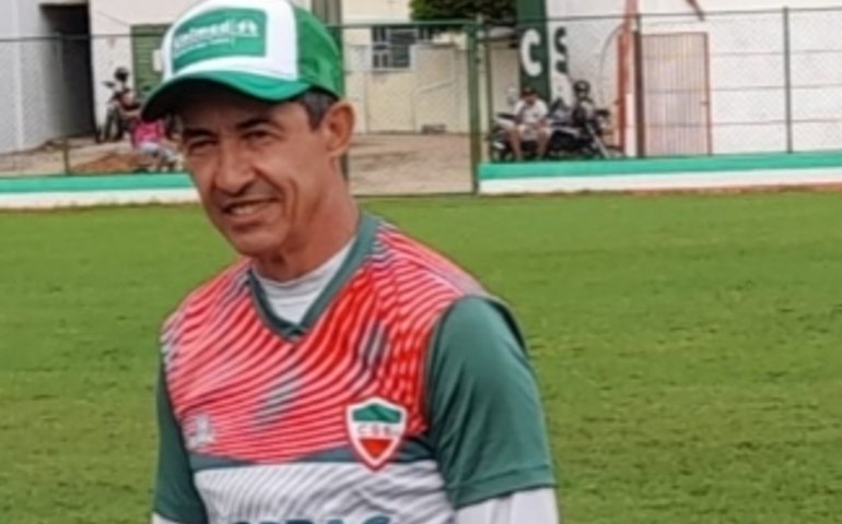 Técnico Betinho vibra com reação do CSE em campo