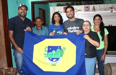 Daqui pra o mundo: aluna de Santana do Mundaú foi selecionada para intercâmbio no exterior