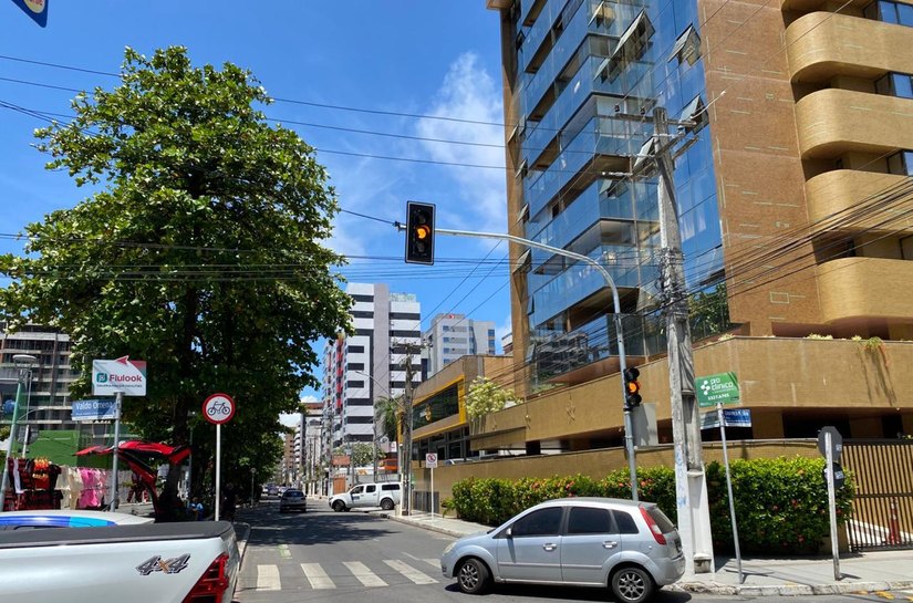 Novos semáforos em cruzamentos na parte baixa começam a funcionar no próximo sábado (6)