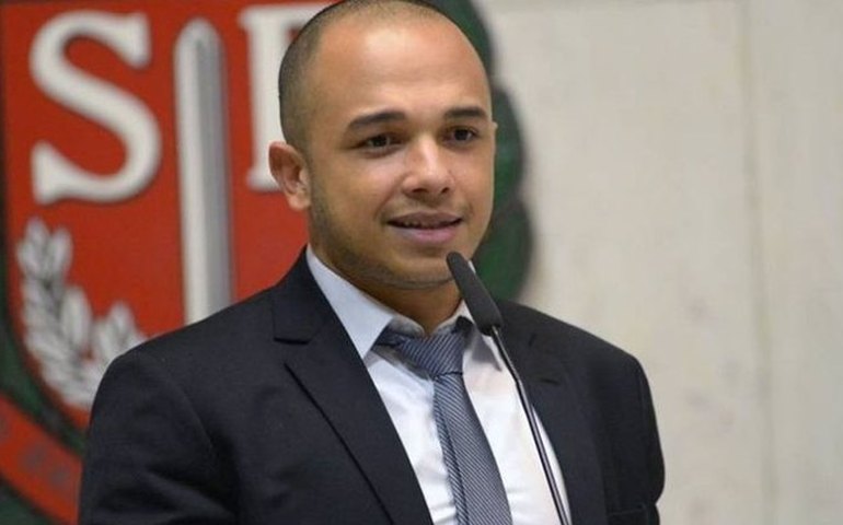 Promotoria abre inquérito contra Douglas Garcia por dossiê sobre antifascistas