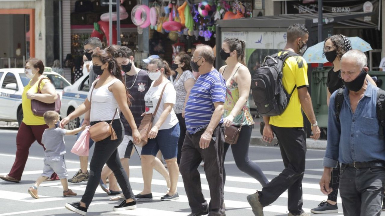 Cidades do interior de SP voltam a recomendar uso de máscara em ambiente fechado