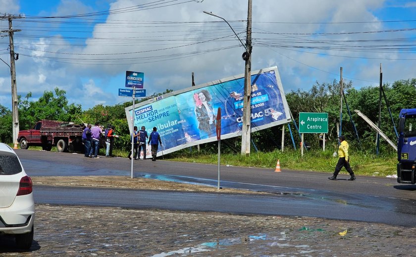 Arapiraca avança na readequação e remoção de outdoors