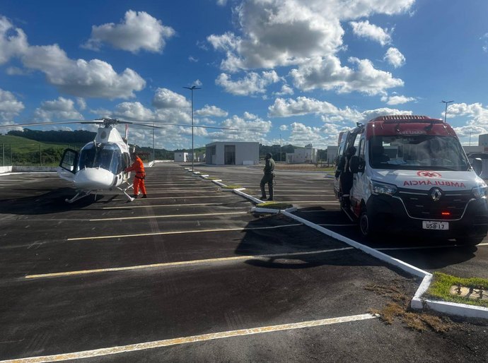 Departamento Estadual de Aviação é acionado para operação de resgate a vítimas de incêndio em embarcação