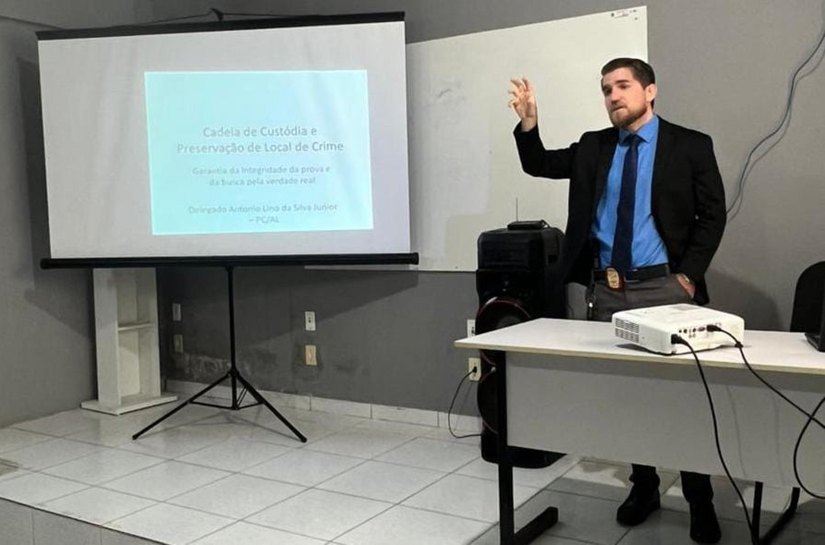 Delegado da Polícia Civil ministra curso de Cadeia de Custódia para policiais penais