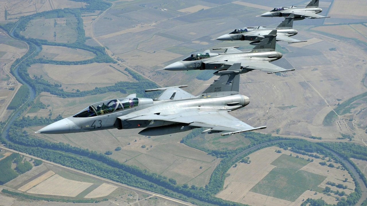 Após Brasil, Suécia quer avançar na América do Sul com o caça Gripen em concorrência com EUA