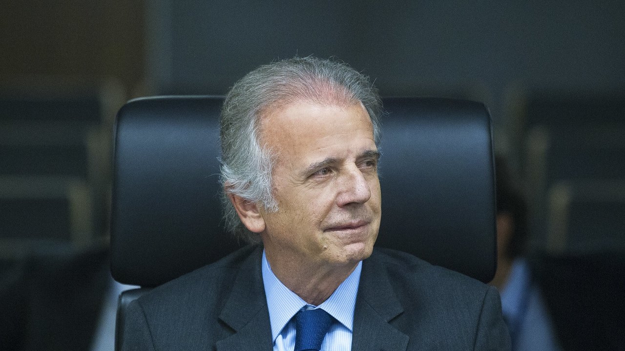 Ministro da Defesa quer um militar para comandar o GSI: 'não é hora de mudar', diz