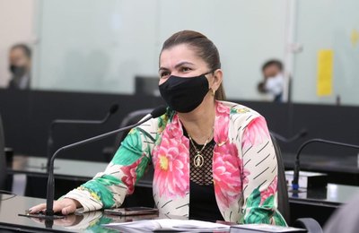Projeto de Ângela Garrote garante prioridade de vacinação para cuidadores de pessoas com deficiência intelectual