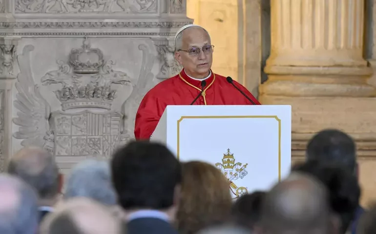 Papa pede fim das 'narrativas divisivas' em 1º dia de visita à Espanha