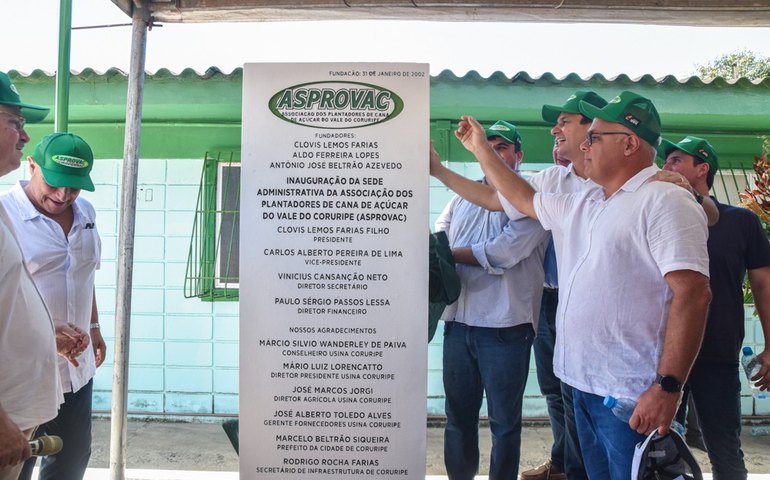Prefeito Marcelo Beltrão é homenageado durante inauguração da nova sede da Asprovac
