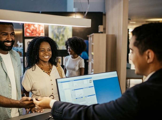 MTur prorroga por 60 dias início da Ficha Nacional de Registro de Hóspedes Digital